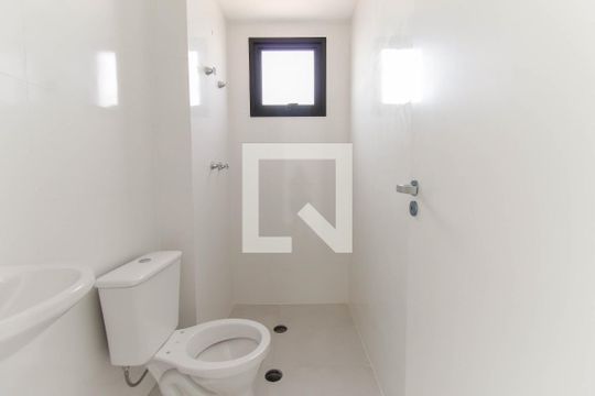 Banheiro de apartamento à venda com 2 quartos, 50m² em Vila Giordano, São Paulo
