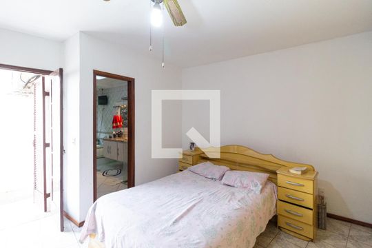 Suíte de casa à venda com 5 quartos, 224m² em Bandeiras, Osasco