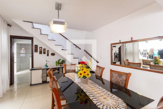 Sala de casa à venda com 5 quartos, 224m² em Bandeiras, Osasco