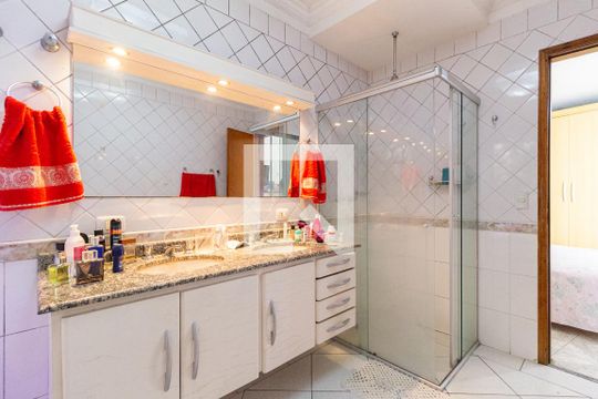 Banheiro da suíte de casa à venda com 5 quartos, 224m² em Bandeiras, Osasco