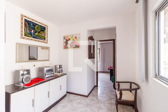 Corredor de casa à venda com 5 quartos, 224m² em Bandeiras, Osasco