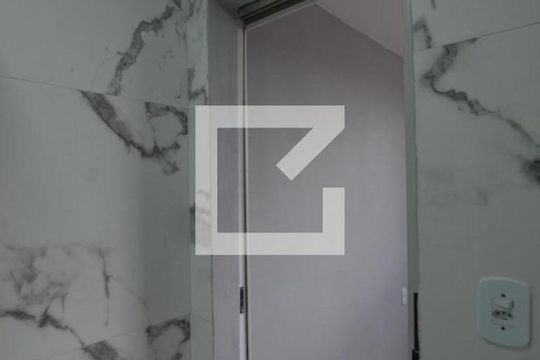 Banheiro da Suíte de casa para alugar com 2 quartos, 110m² em Bento Ribeiro, Rio de Janeiro