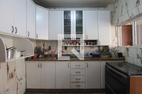 Cozinha de apartamento à venda com 4 quartos, 130m² em São Luiz, Belo Horizonte