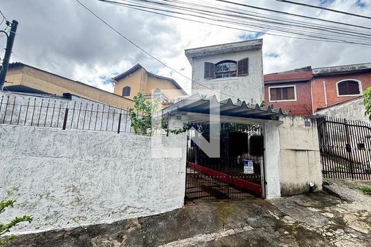 Fachada de casa para alugar com 3 quartos, 196m² em Parque Novo Oratório, Santo André