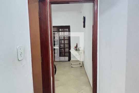 Corredor de casa para alugar com 3 quartos, 196m² em Parque Novo Oratório, Santo André
