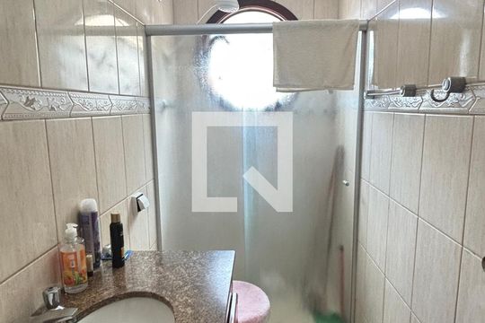 Banheiro de casa para alugar com 3 quartos, 196m² em Parque Novo Oratório, Santo André
