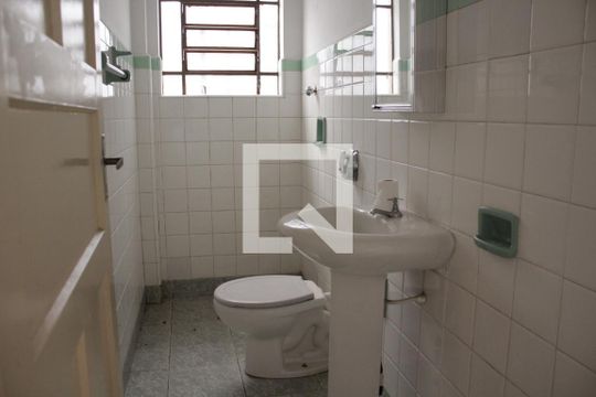 Banheiro de casa à venda com 4 quartos, 176m² em Vila Oratorio, São Paulo