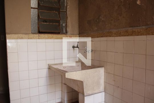 Área de Serviço de casa à venda com 4 quartos, 176m² em Vila Oratorio, São Paulo
