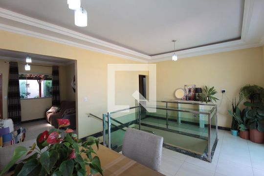 Copa de casa à venda com 3 quartos, 492m² em Santa Mônica, Belo Horizonte