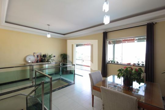 Copa de casa à venda com 3 quartos, 492m² em Santa Mônica, Belo Horizonte
