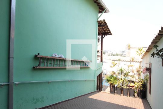 Garagem de casa à venda com 3 quartos, 492m² em Santa Mônica, Belo Horizonte
