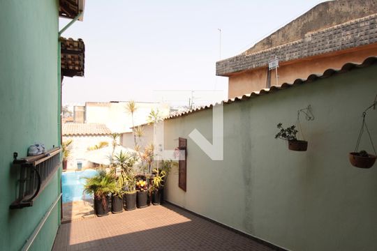 Garagem de casa à venda com 3 quartos, 492m² em Santa Mônica, Belo Horizonte
