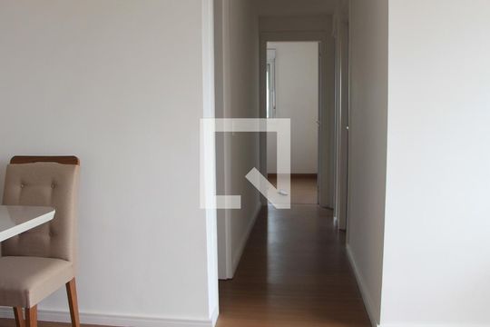 Sala de apartamento à venda com 3 quartos, 67m² em Passo da Areia, Porto Alegre