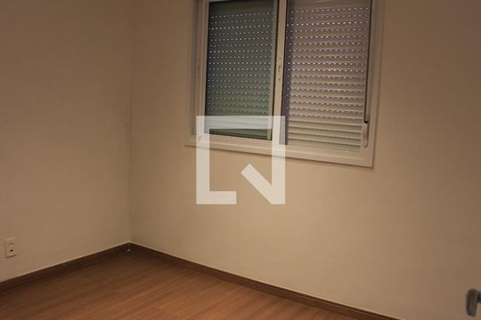 Quarto de apartamento à venda com 3 quartos, 67m² em Passo da Areia, Porto Alegre