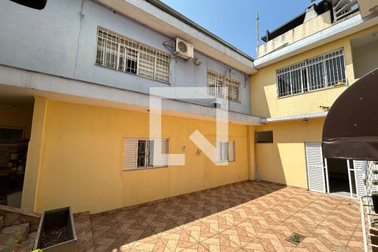 Quintal de casa para alugar com 6 quartos, 120m² em Alto da Lapa, São Paulo