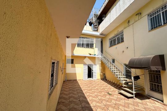 Quintal de casa para alugar com 6 quartos, 120m² em Alto da Lapa, São Paulo