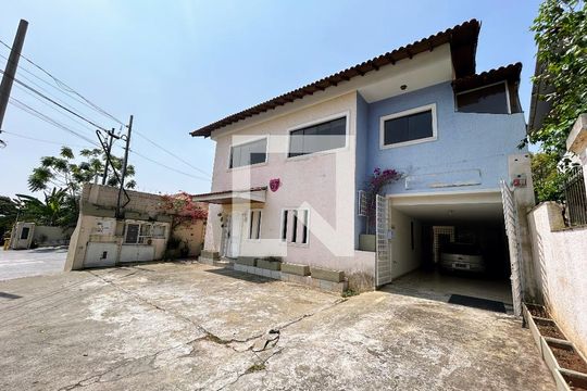 Fachada da casa de casa para alugar com 6 quartos, 120m² em Alto da Lapa, São Paulo