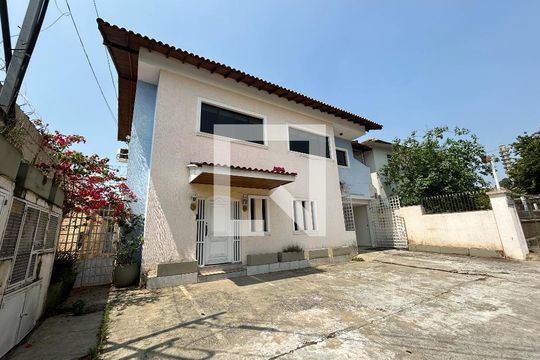 Fachada da casa de casa para alugar com 6 quartos, 120m² em Alto da Lapa, São Paulo