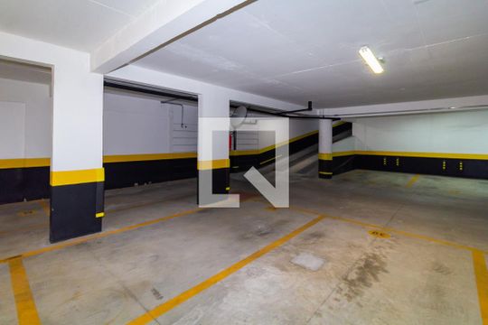 Garagem de kitnet/studio à venda com 1 quarto, 28m² em Vila Lucia, São Paulo