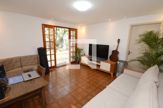 Casa à venda com 3 quartos, 232m² em Jardim Santa Francisca Cabrini, São Paulo