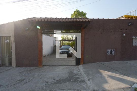 Fachada de casa à venda com 3 quartos, 232m² em Jardim Santa Francisca Cabrini, São Paulo