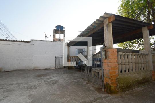Garagem de casa à venda com 3 quartos, 232m² em Jardim Santa Francisca Cabrini, São Paulo