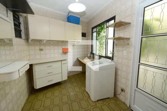 Área de Serviço de casa à venda com 3 quartos, 232m² em Jardim Santa Francisca Cabrini, São Paulo