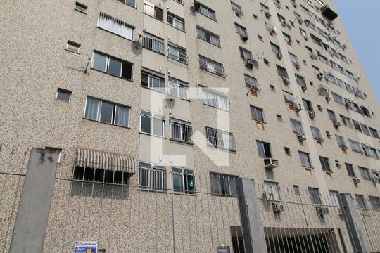 Faachada de apartamento à venda com 2 quartos, 47m² em Olaria, Rio de Janeiro