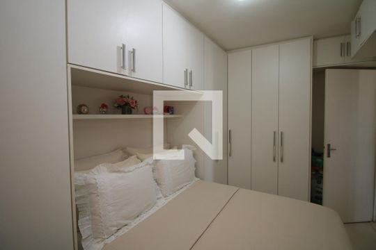 Quarto de apartamento à venda com 2 quartos, 47m² em Olaria, Rio de Janeiro