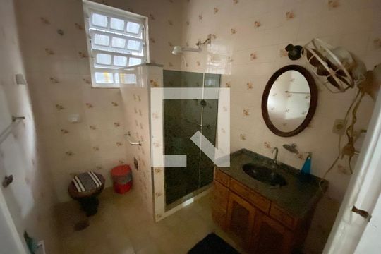 Banheiro de casa à venda com 6 quartos, 200m² em Todos Os Santos, Rio de Janeiro