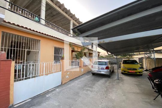 Garagem de casa à venda com 6 quartos, 200m² em Todos Os Santos, Rio de Janeiro