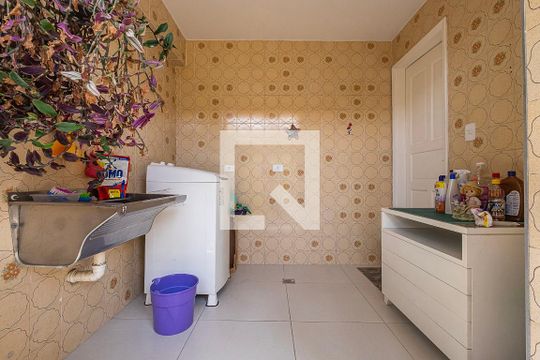 Edícula - Lavanderia de casa para alugar com 3 quartos, 250m² em Vila Madalena, São Paulo