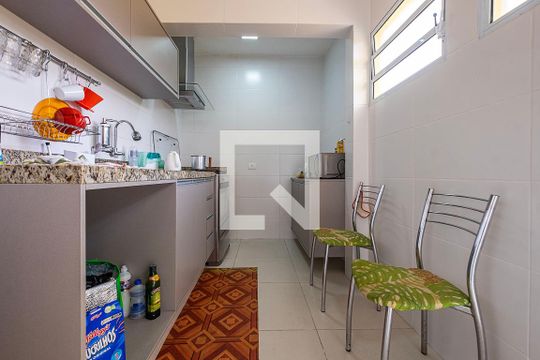 Cozinha de casa para alugar com 3 quartos, 250m² em Vila Madalena, São Paulo