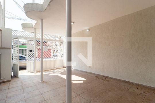Garagem de casa à venda com 3 quartos, 60m² em Água Rasa, São Paulo
