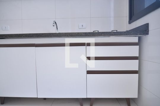 Cozinha  de apartamento à venda com 2 quartos, 100m² em Vila Scarpelli, Santo André