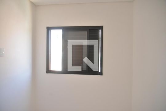 Quarto de apartamento à venda com 2 quartos, 100m² em Vila Scarpelli, Santo André