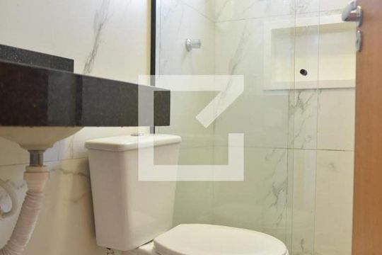 Banheiro de apartamento à venda com 2 quartos, 100m² em Vila Scarpelli, Santo André