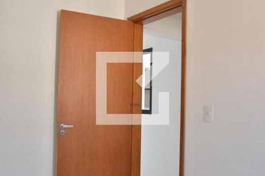 Quarto de apartamento à venda com 2 quartos, 100m² em Vila Scarpelli, Santo André