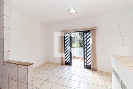 Casa para alugar com 2 quartos, 150m² em Chácara Seis de Outubro, São Paulo