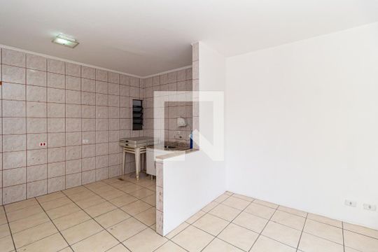 Sala de casa à venda com 2 quartos, 150m² em Chácara Seis de Outubro, São Paulo