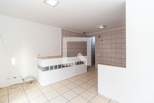 Sala de casa à venda com 2 quartos, 150m² em Chácara Seis de Outubro, São Paulo