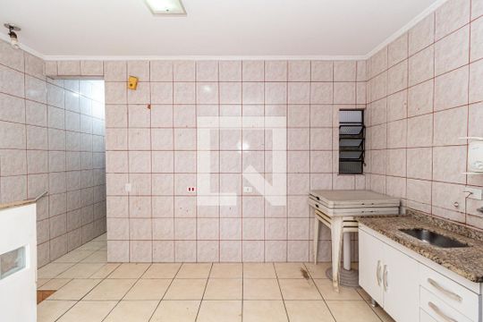 Cozinha de casa para alugar com 2 quartos, 150m² em Chácara Seis de Outubro, São Paulo