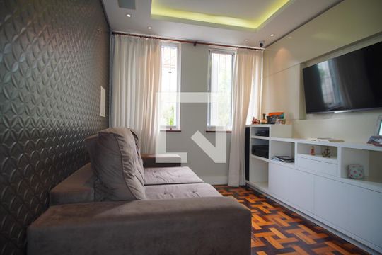Apartamento à venda com 2 quartos, 62m² em Passo da Areia, Porto Alegre