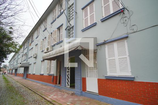 Fachada de apartamento à venda com 2 quartos, 62m² em Passo da Areia, Porto Alegre