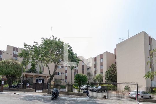 Fachada de apartamento à venda com 3 quartos, 77m² em Jardim Santo Antônio, São Paulo