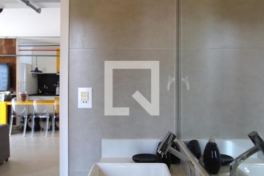 Banheiro de apartamento à venda com 1 quarto, 45m² em Indianópolis, São Paulo