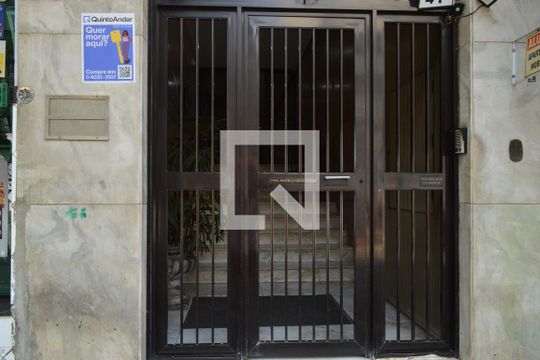 Fachada + Plaquinha de apartamento à venda com 4 quartos, 80m² em Liberdade, São Paulo