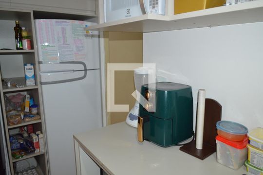 Cozinha e Área de Serviço de apartamento à venda com 4 quartos, 80m² em Liberdade, São Paulo