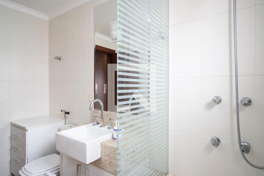 Banheiro da suíte de apartamento à venda com 3 quartos, 165m² em Santo Antônio, São Caetano do Sul