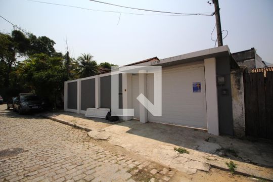 Fachada com Placa de Anúncio Quinto Andar de casa de condomínio à venda com 4 quartos, 500m² em Freguesia (jacarepaguá), Rio de Janeiro